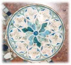 Piatto gotico fiorito marmorizzato - Dimensioni: cm. 31   h.cm. 3