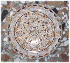 Piatto con rosone gotico tecnica marmorizzata - Dimensioni: cm.36 h.cm.3.5
