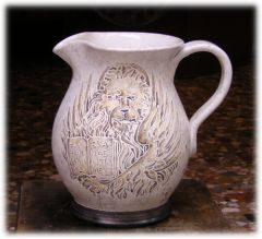 Brocche in ceramica con decorazione leone marciano tecnica marmorizzata da 1,5 lt. 