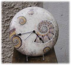 Orologio raffigurante fossili e architetture veneziane - Dimensioni: 26